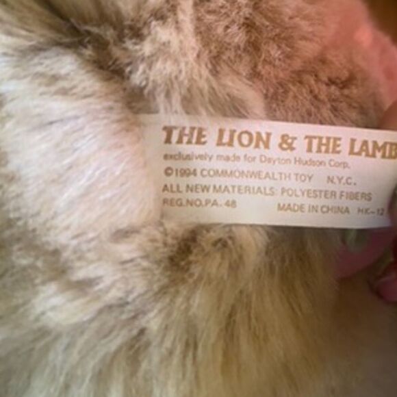 The Lion & The Lamb Vintage 1994 stuffed animal set - Picture 5 of 5
